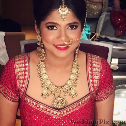 Jasmeet Kapany Hair and Makeup Makeup Artists weddingplz