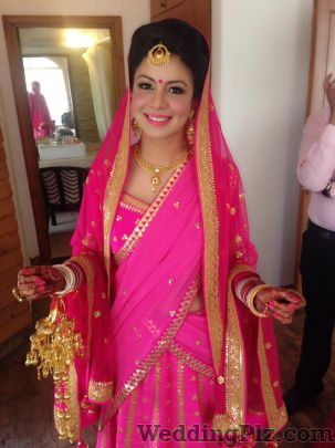 Jasmeet Kapany Hair and Makeup Makeup Artists weddingplz