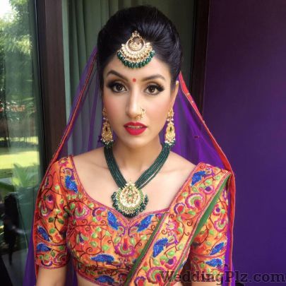 Jasmeet Kapany Hair and Makeup Makeup Artists weddingplz