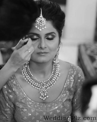 Nivritti Chandra Makeup Artists weddingplz
