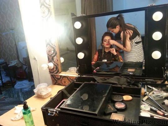 Makeup FX By Reshu Nagpal Makeup Artists weddingplz