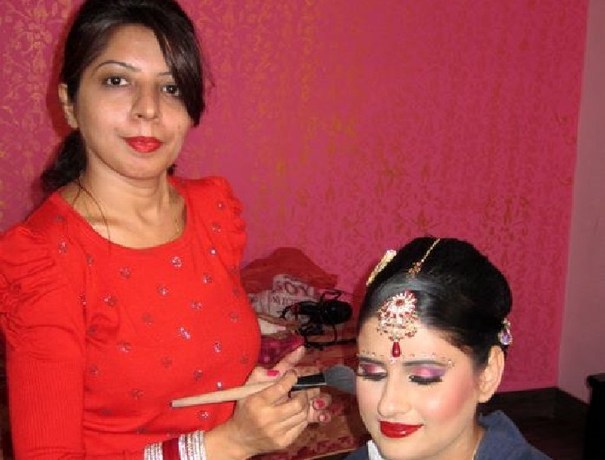 Renu Arora Makeup Artist Makeup Artists weddingplz