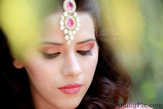 Kanikka Tandon Studdio Makeup Artists weddingplz