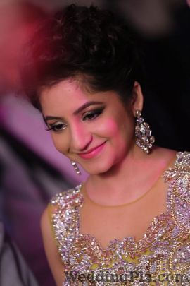 Ishika Arya MUA Makeup Artists weddingplz