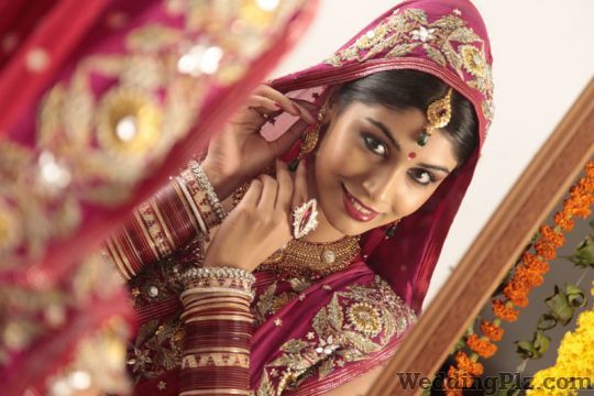 Shallu Chandla Make Up and Hair Styling Makeup Artists weddingplz