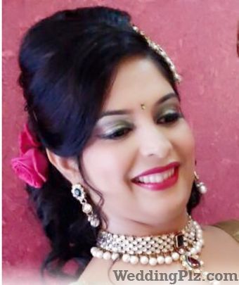 Kitty Dhupar Makeup Artist Makeup Artists weddingplz
