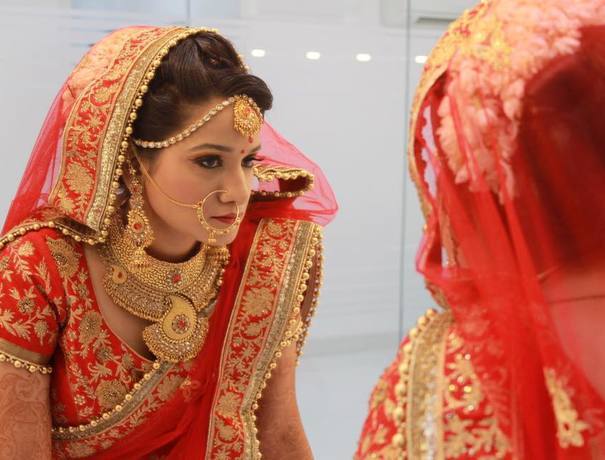 Kitty Dhupar Makeup Artist Makeup Artists weddingplz