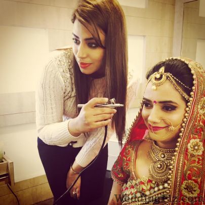 Gursaakshi Sahni Chhabra Makeovers Makeup Artists weddingplz