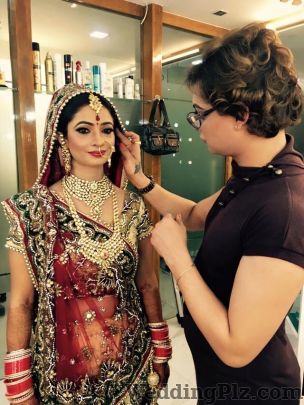 Apurva Makeovers Makeup Artists weddingplz