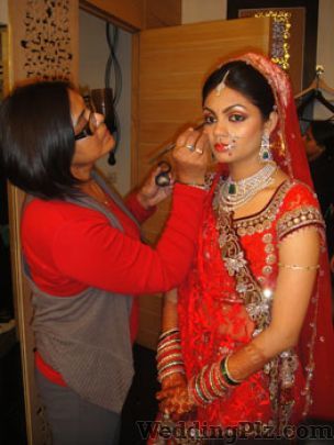 Anu Kaushik Makeup Artist Makeup Artists weddingplz