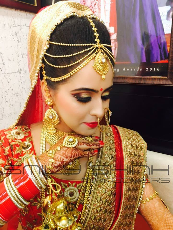 Smily Shinh Makeovers Makeup Artists weddingplz