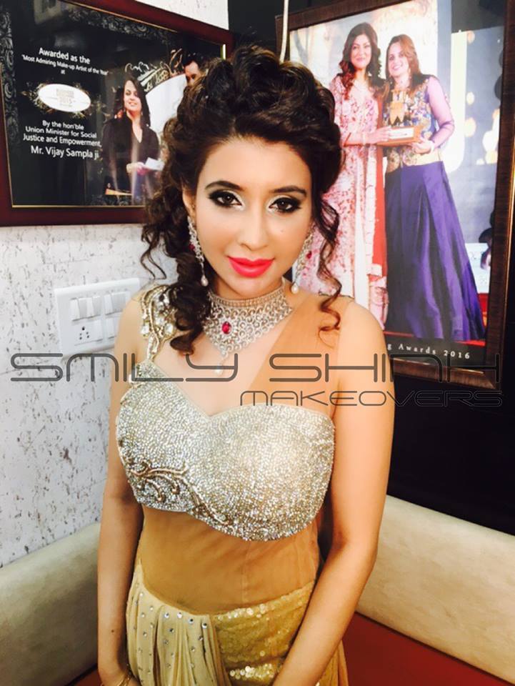 Smily Shinh Makeovers Makeup Artists weddingplz