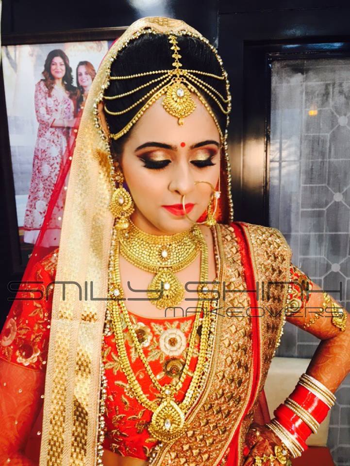 Smily Shinh Makeovers Makeup Artists weddingplz