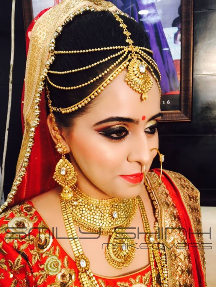 Smily Shinh Makeovers Makeup Artists weddingplz