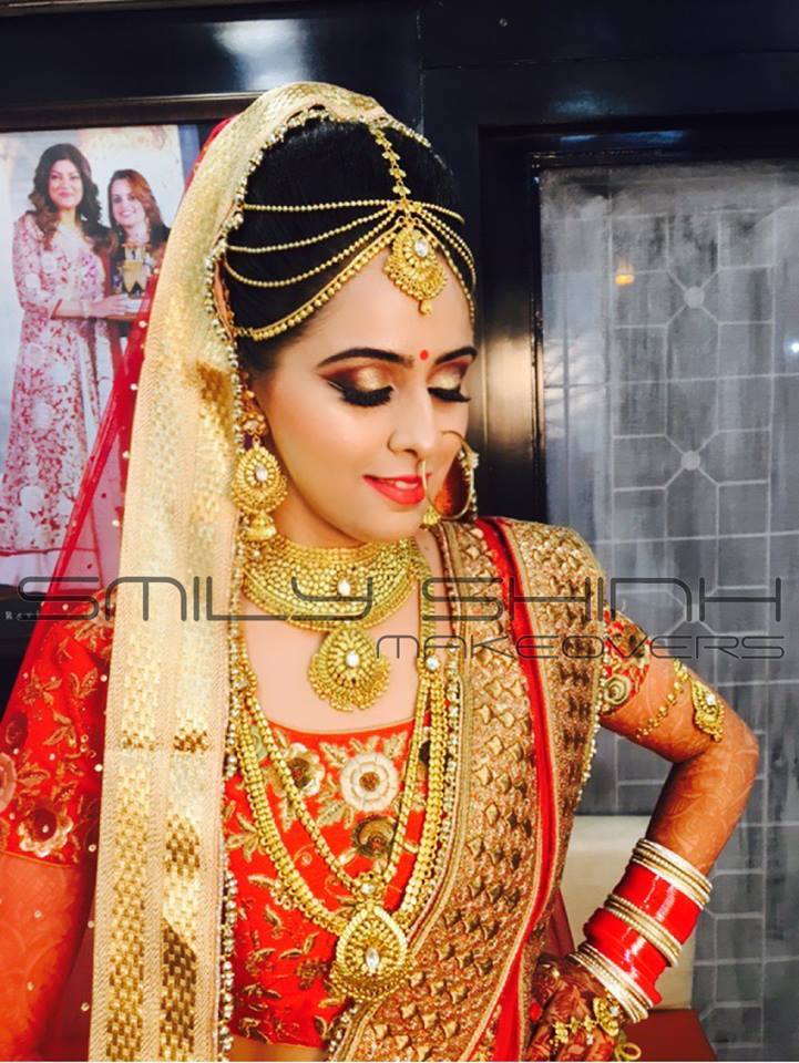 Smily Shinh Makeovers Makeup Artists weddingplz
