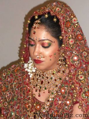 Get Stunning by Monika Makeup Artists weddingplz