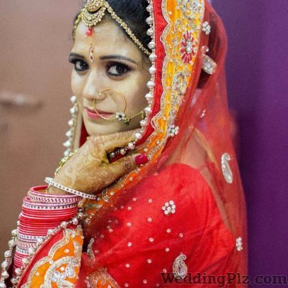 Get Stunning by Monika Makeup Artists weddingplz