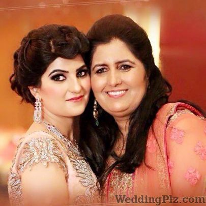 Makeup Artist Karishma Bajaj Makeup Artists weddingplz