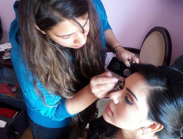 Vaishali Mahendru Makeup Artist Makeup Artists weddingplz