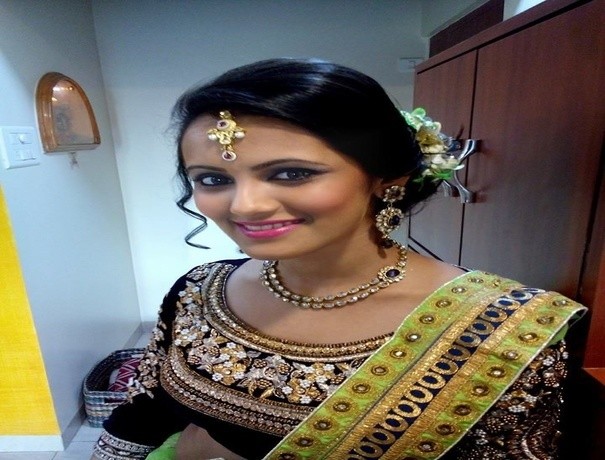 Alpa Parekh Makeup Artists weddingplz