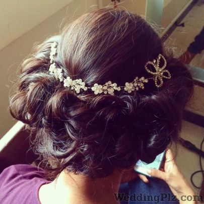 Kareizma Makeup and Hair Makeup Artists weddingplz