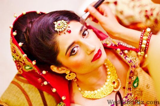 Winnie Chauhan Hair and Makeup Expert Makeup Artists weddingplz