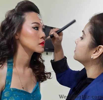 Dipti Gupta Makeup and Hair Makeup Artists weddingplz