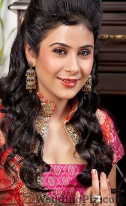 Niti Luthra Professional Makeup Artist Makeup Artists weddingplz