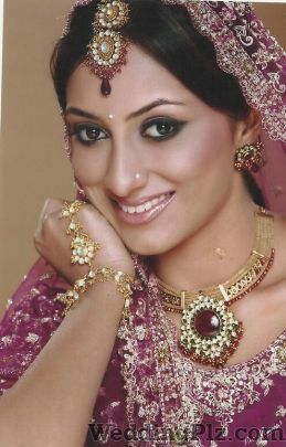 Manshi Makeup Creation Makeup Artists weddingplz