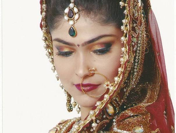 Ruchika Gunsola Professional Makeup Artist Makeup Artists weddingplz