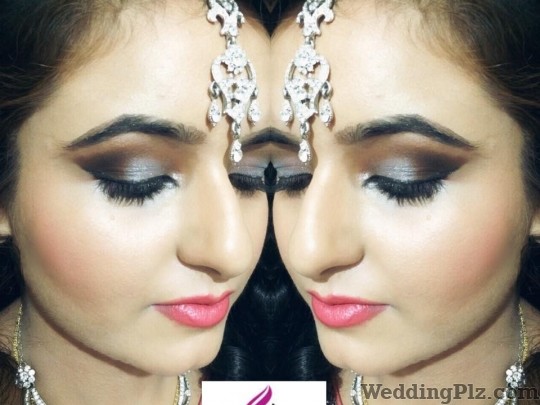 Manmeet Matharu Makeup Artist Makeup Artists weddingplz