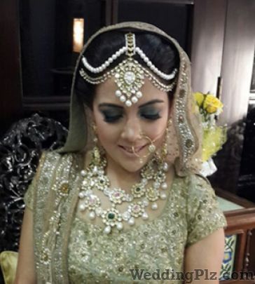 Prerna Khullar Makeup Artist Makeup Artists weddingplz
