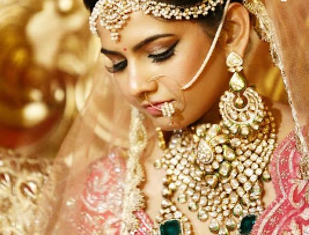 Brushes and More by Parul Duggal Makeup Artists weddingplz