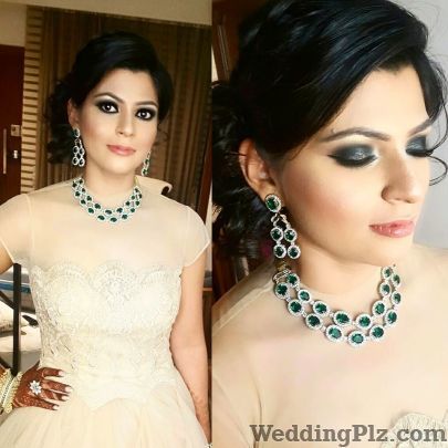 Brushes and More by Parul Duggal Makeup Artists weddingplz