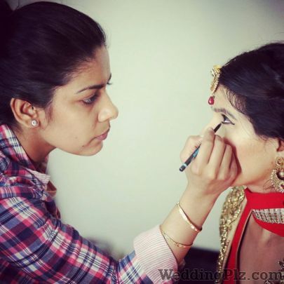 Glow by Manesvi Makeup Artists weddingplz