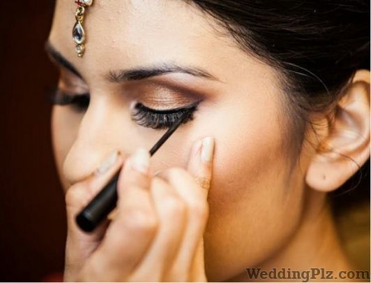Madhuri Makeup Artist Makeup Artists weddingplz