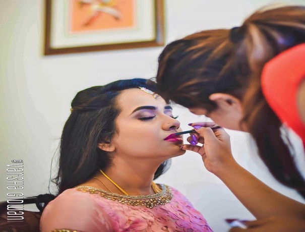 Varsha Gidwani Makeup Artists weddingplz