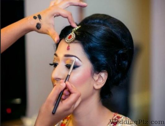 Pakhi Makeup Artist Makeup Artists weddingplz