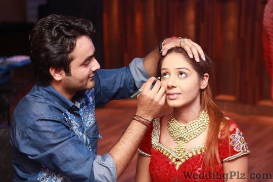 Aman Vasan Makeup Artist Makeup Artists weddingplz