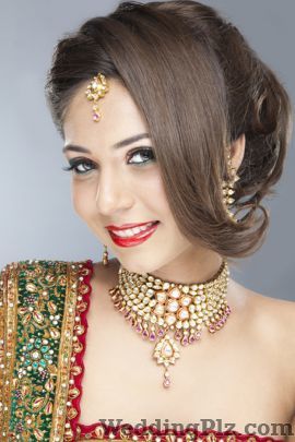 Manjeet Khehra Makeup Artsit Makeup Artists weddingplz