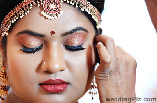 Manjusha Bajaj Makeup Makeup Artists weddingplz