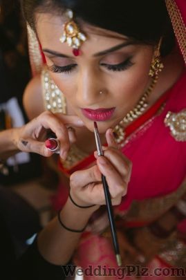 Nikki Neeladri Makeup Artists weddingplz