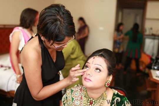 Yani Shrivastava Makeup Artist Makeup Artists weddingplz