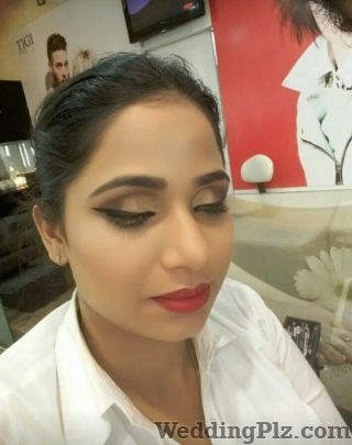 Rashi Sobti Makeup Makeup Artists weddingplz