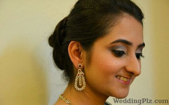 Rashi Sobti Makeup Makeup Artists weddingplz