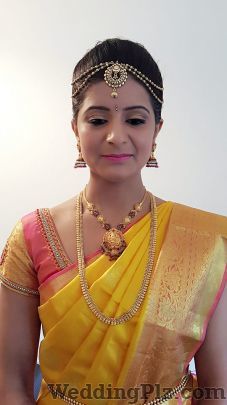Makeup by Heeer Achpal Makeup Artists weddingplz