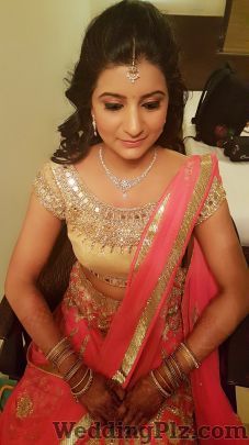 Makeup by Heeer Achpal Makeup Artists weddingplz