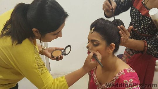 Makeup by Heeer Achpal Makeup Artists weddingplz