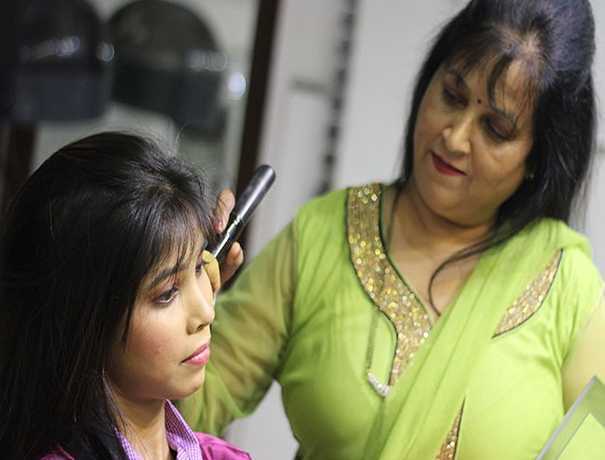 Tarika Beauty N Wellness by Kiran Verma Makeup Artists weddingplz