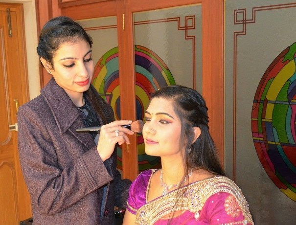 Makeovers by Kamakshi Soni Makeup Artists weddingplz